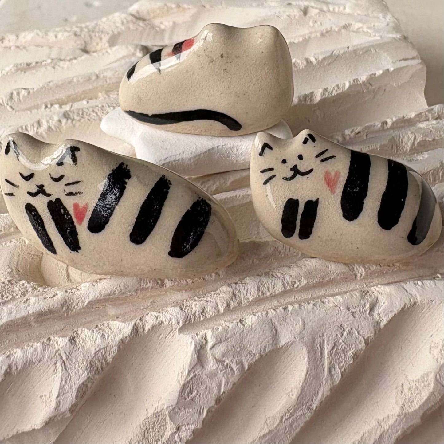 Tiny Hand-Sculpted Ceramic Cats with Heart – Assorted Designs