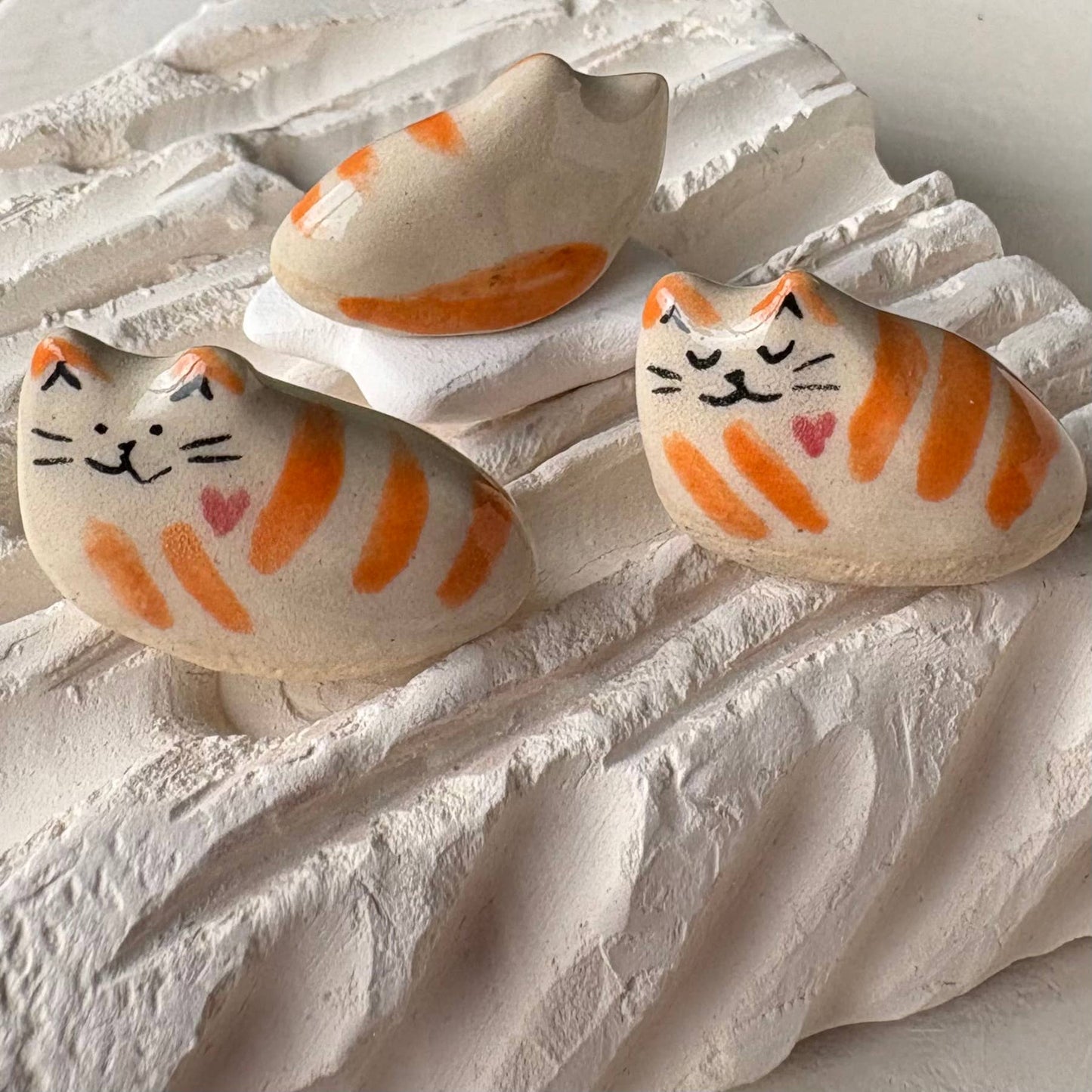 Tiny Hand-Sculpted Ceramic Cats with Heart – Assorted Designs