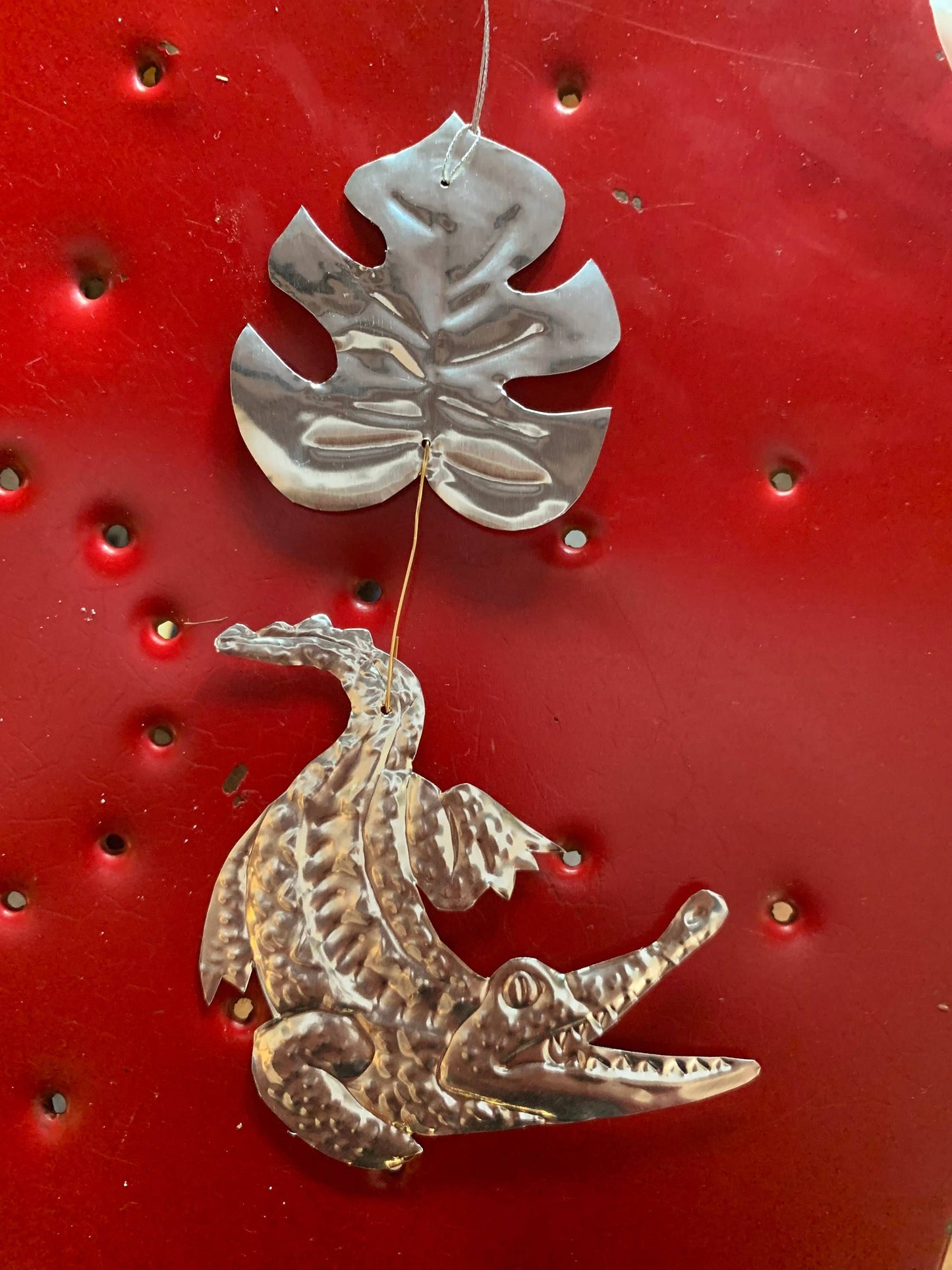 Alligator & Palm Leaf Embossed Silver Foil Wall Decor