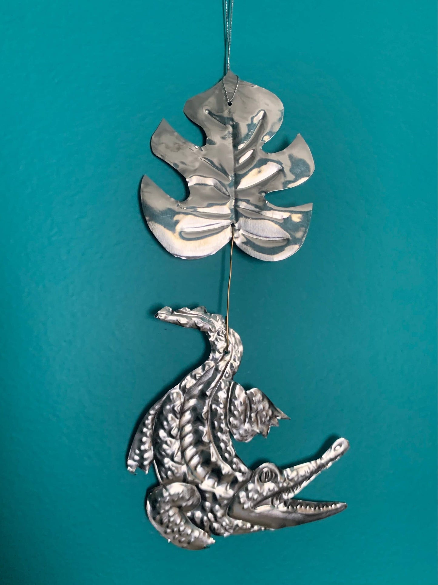 Alligator & Palm Leaf Embossed Silver Foil Wall Decor