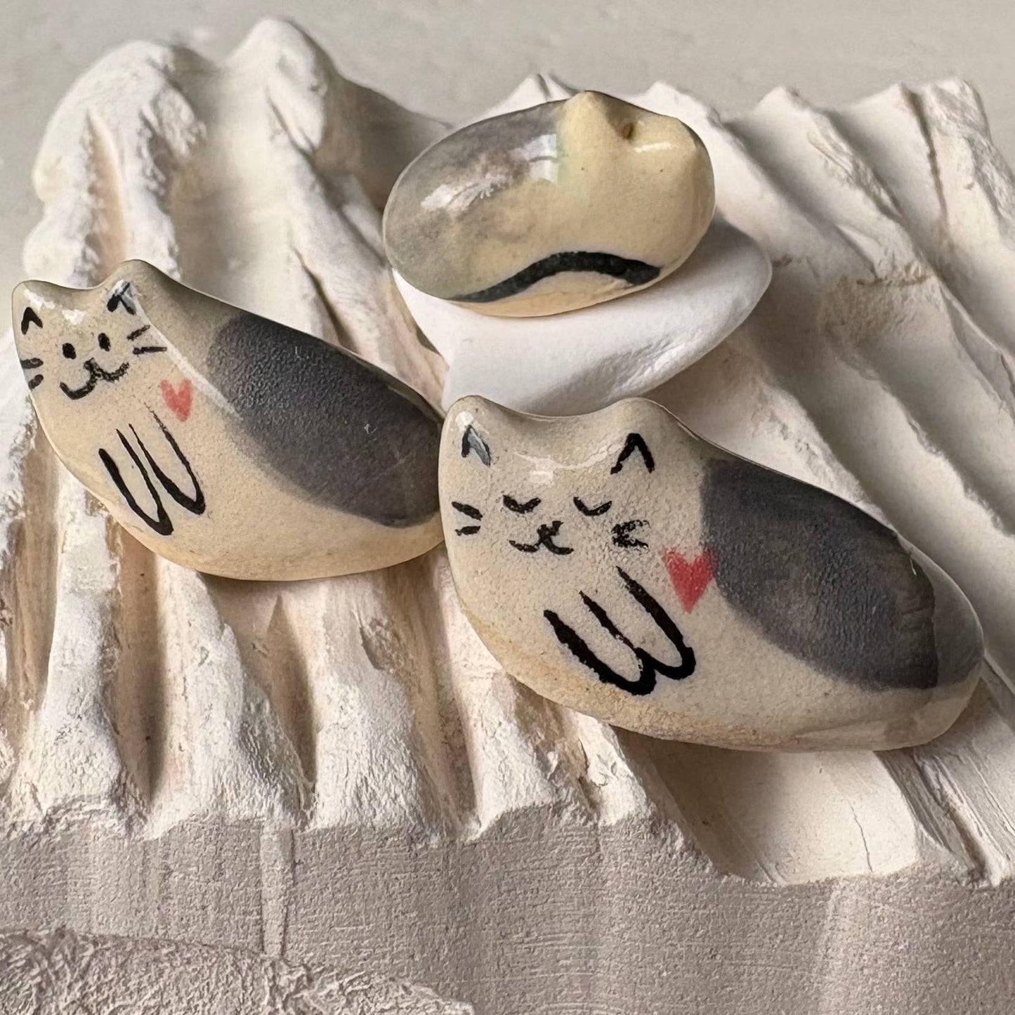 Tiny Hand-Sculpted Ceramic Cats with Heart – Assorted Designs