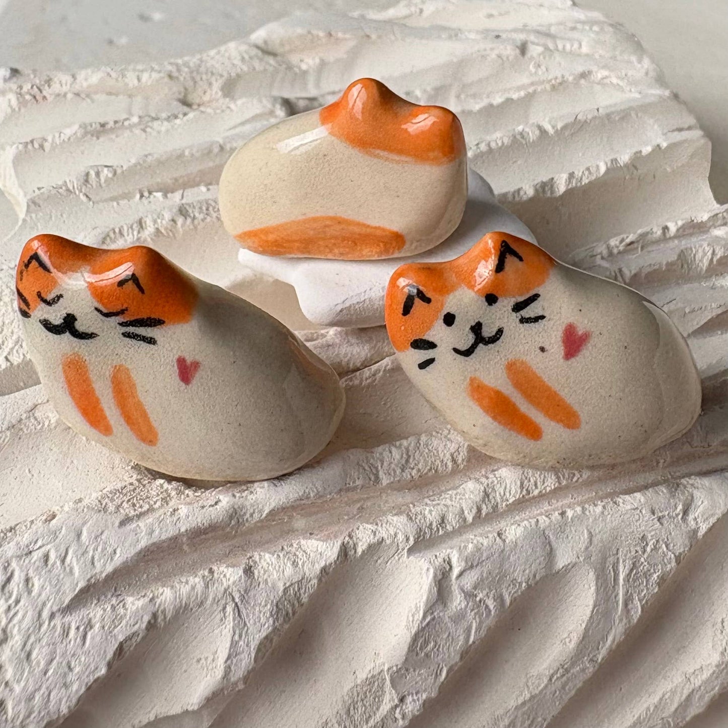 Tiny Hand-Sculpted Ceramic Cats with Heart – Assorted Designs