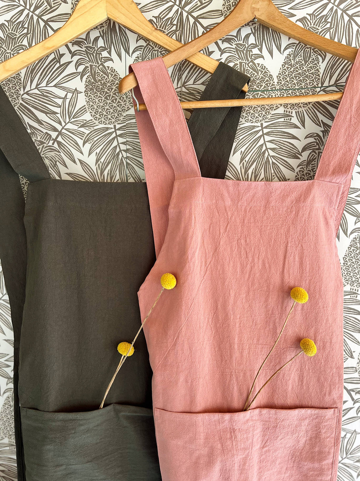 Cross Back Apron